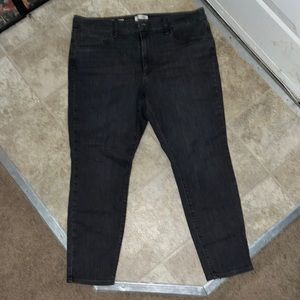 Size 18 womens black jeans. Good condition use high rise skinny